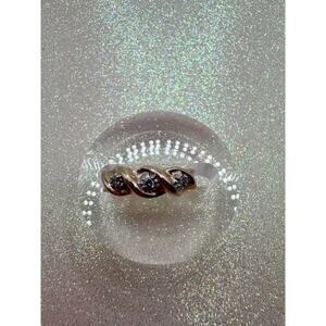 Vintage 10k 3-Stone Diamond Twist Band – 10K Gold